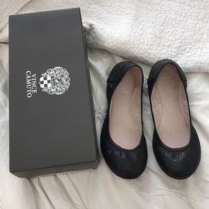 Vince Camuto Ellen flats